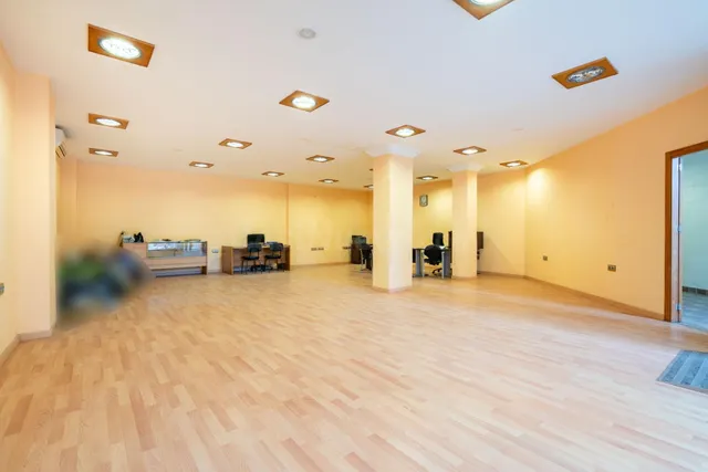 Local Comercial en venta — 4