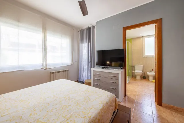 Casa adosada con jardín y piscina en Sant Julià de Ramis — 23
