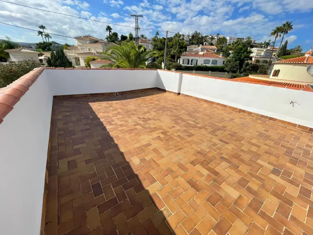 Villa con preciosas vistas al mar y amplia parcela en Calpe — 23