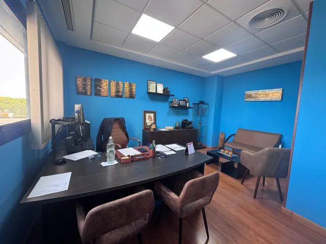 Oficina en venta en Zona Oeste — 28