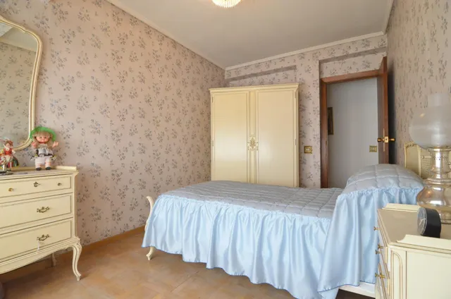 Urbis te ofrece un piso en venta en zona San Juan, Salamanca. — 32