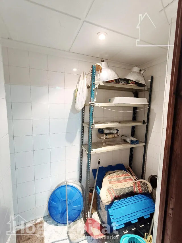 ¡PERFECTO PARA INVERTIR! CASA LUMINOSA Y ESQUINERA, CON LOCAL COMERCIAL — 17
