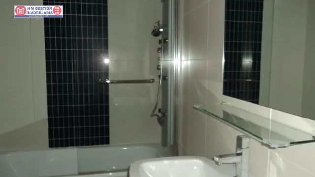 Apartamento amueblado de un dormitorio con calefacción por gas, aire acondicionado en habitación y salón, PLAZA DE GARAJE y trastero. Ubicado junto a Plaza del Arenal. — 12