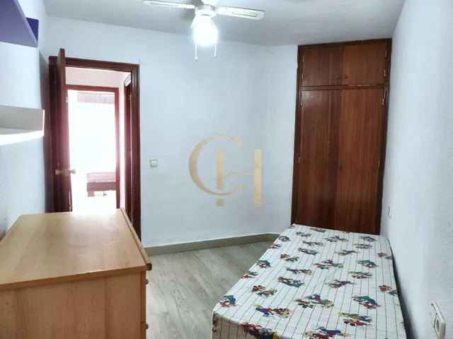 Piso con terraza en Calle Almoradí, Torrevieja — 9