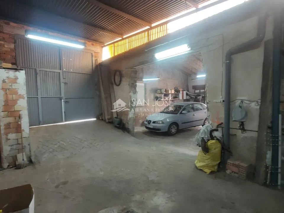 VENTA DE CASA-ALMACEN EN ASPE,ZONA PROSPERIDAD.