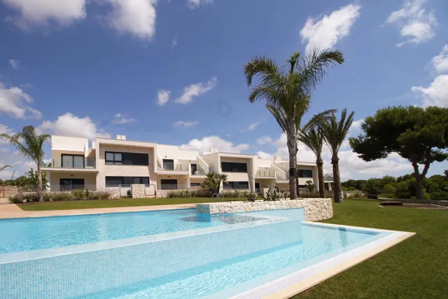 RESIDENCIAL DE OBRA NUEVA EN PILAR DE LA HORADADA JUNTO AL CAMPO DE GOLF — 4