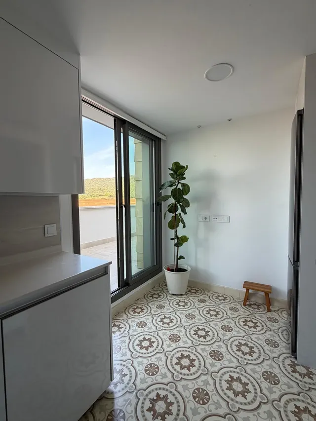 Exclusivo Ático con Vistas Panorámicas y Dos Terrazas — 11