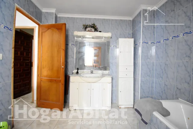 ESPACIOSA CASA CON TERRAZA EN EL HISTÓRICO CASCO ANTIGUO — 41