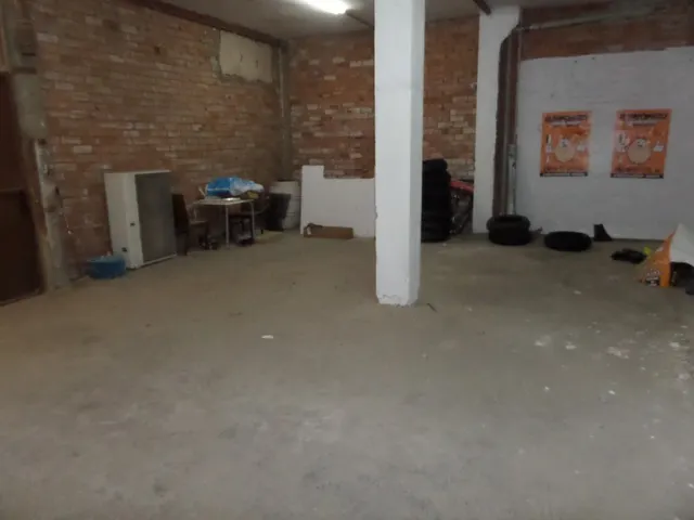 LOCAL COMERCIAL DE MAS DE 300 M2 — 7