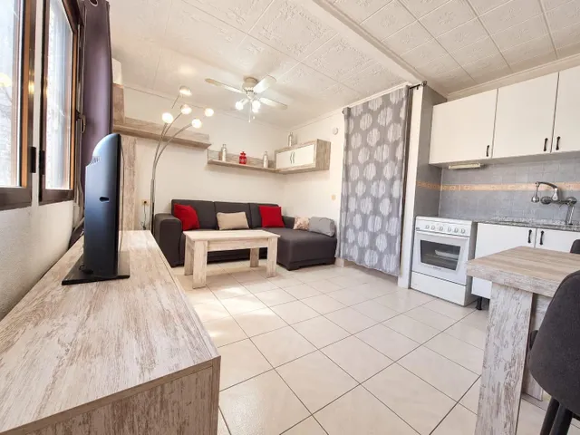 BUNGALOW EN PLANTA BAJA DE 2 DORMITORIOS Y AMPLIA TERRAZA - ZONA TORRETAS III, TORREVIEJA - — 10