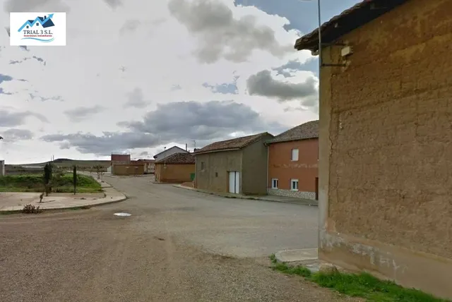 Venta de Casa Adosada en Corbillos de los Oteros (León) — 2