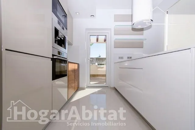 ESPECTACULAR CHALET CON JARDÍN, PISCINA Y GARAJE — 15
