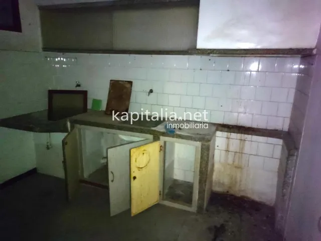 CASA CON GARAJE A LA VENTA EN BANYERES DE MARIOLA. — 7