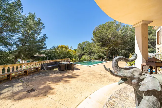Chalet unifamiliar de 5 dormitorios y 5 baños, con piscina, garaje, ascensor y apartamento de invitados en Peguera (Calvià) — 7