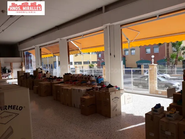 Se vende Nave de EXPOSICION en 3 plantas Poligono Industrial - foto 3