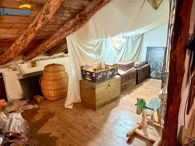 Casa de pueblo con parcela de 866 m2, jardín y buhardilla con encanto en la Ribera del Duero — 25