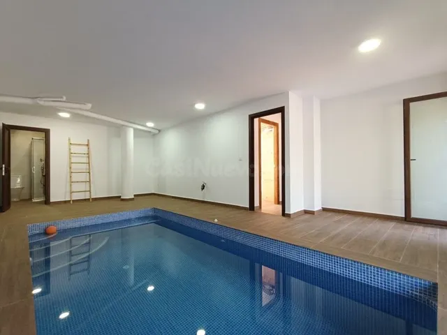Villa 5 habitaciones 256m² en venta - Zona Pueblo — 16