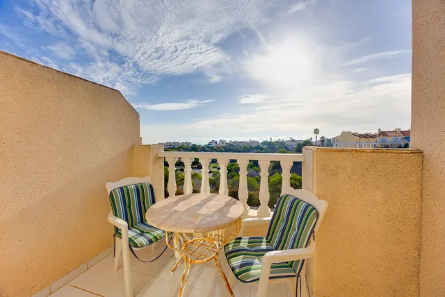 Luminoso apartamento, con gran solárium privado y vistas, en "La Mata", Torrevieja — 26