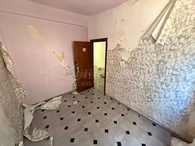 Acogedor piso para reformar de 3 habitaciones en abrantes — 5