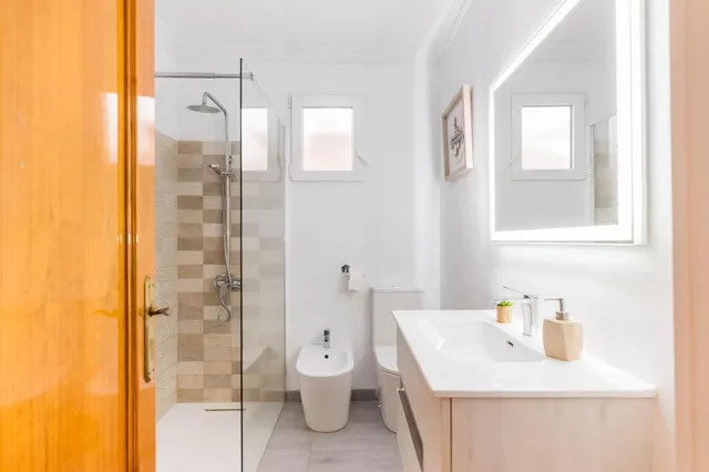 Casa con garaje de 106 m2, buhardilla y 3 plantas en el centro de molina — 17