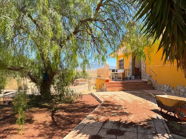Espectacular chalet independiente con 7 dormitorios, piscina y 1.520 m2 de parcela en Río Park — 23
