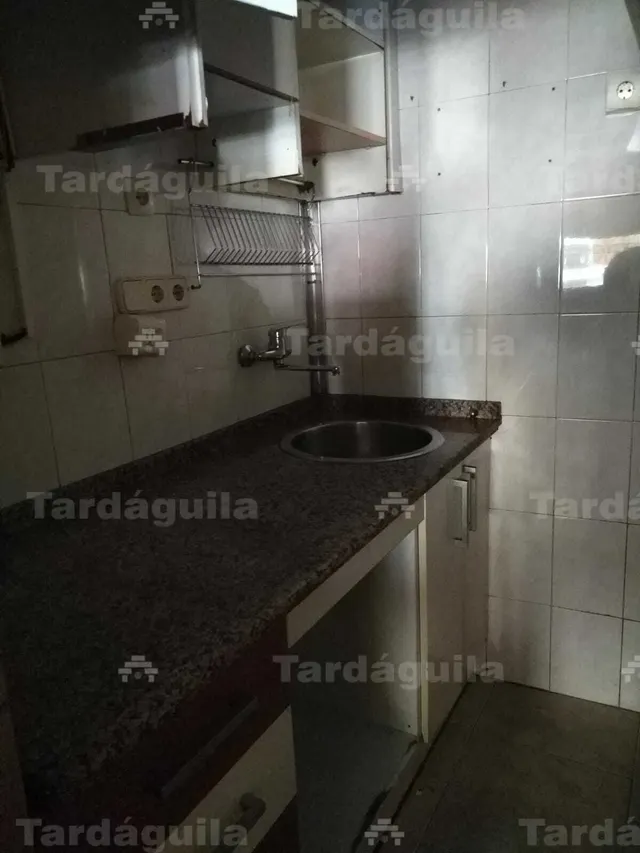 LOCAL BAR EN VENTA JUNTO A LA AVENIDA VILLAMAYOR Y PLAZA CARMELITAS — 9