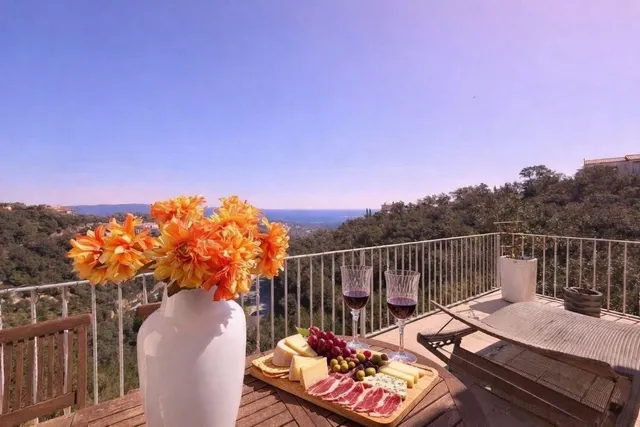 Espectacular villa con vistas panorámicas al mar en la exclusiva urbanización Mas Nou — 31