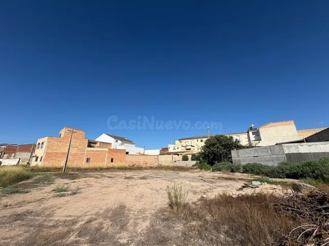 Gran terreno residencial de 985m² en Hellín - foto 5