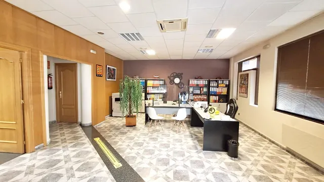 📢 ¡OPORTUNIDAD ÚNICA EN EL CENTRO DE BEMBIBRE! 🏙️ — 6