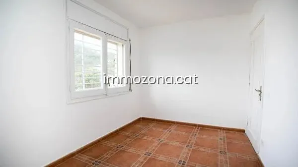 CASA OCUPADA DE 88 M2, 3 habitaciones, 1 BAÑOS, EN C/ CAMPANYA, LLORET DE MAR — 12