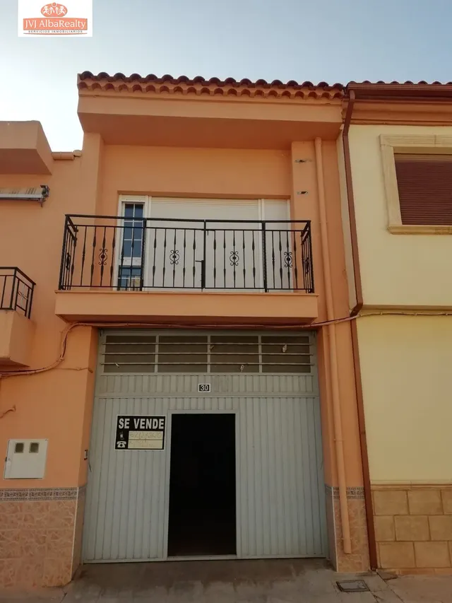 EXTRAORDINARIO LOCAL EN VENTA EN MADRIGUERAS PREPARADO PARA EDIFICAR VIVIENDA — 30