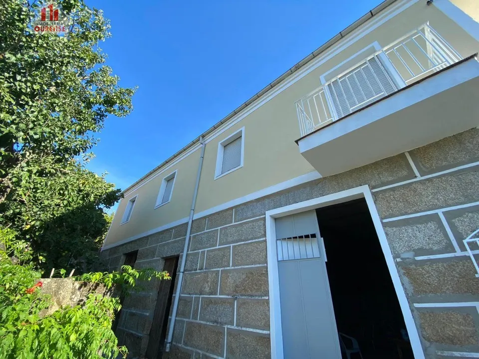 SE VENDE CASA SITUADA EN LA ZONA DE ALONGOS