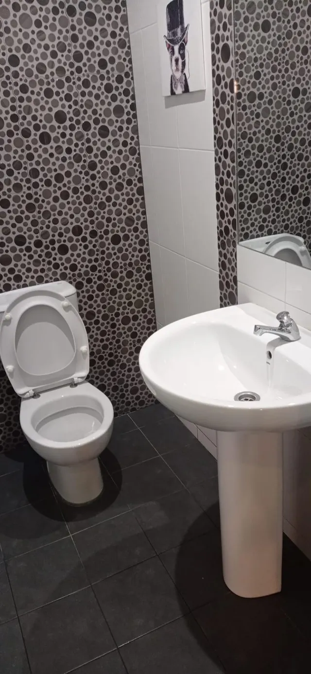 SE VENDE NEGOCIO DE HOSTELERIA, EN PLENO FUNCIONAMIENTO. — 19