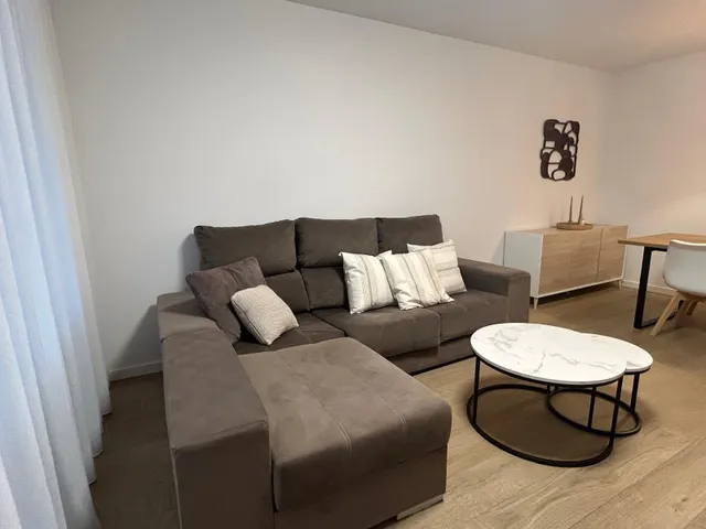 PISO EN BARAÑAIN — 13