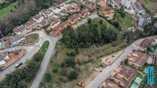 ¡OPORTUNIDAD ÚNICA! TERRENO URBANO EN VENTA EN SANT ISCLE DE - foto 2
