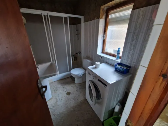SE VENDE CASA EN VILLACALBIEL, 2 PLANTAS, PATIO 60 M2, CALEFACCIÓN, NECESITA REFORMAS — 13