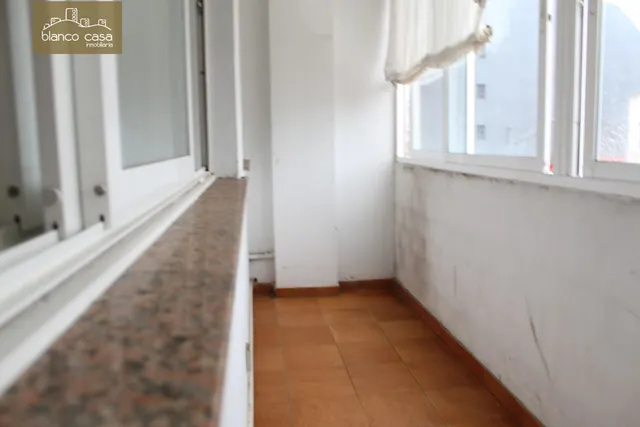 Oficina en el centro de Carballo por 350€ — 11
