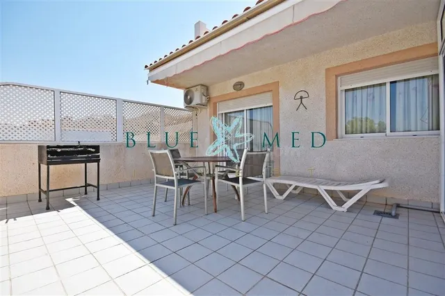APARTAMENTO CON AMPLIA TERRAZA, PISCINA COMUNITARIA Y VISTAS - foto 4