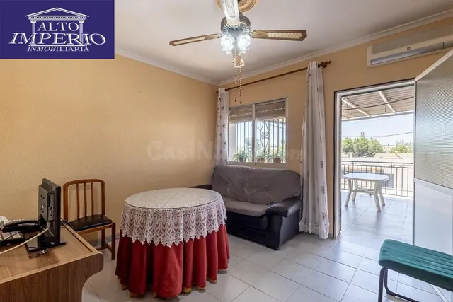 Gran casa en una sola planta con bajo de 130 m2 y solar de 3 - foto 5