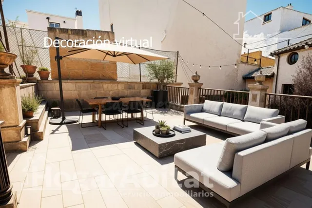 ¡OPORTUNIDAD DE INVERSIÓN! AMPLIA CASA CON GRAN TERRAZA Y BA - foto 2