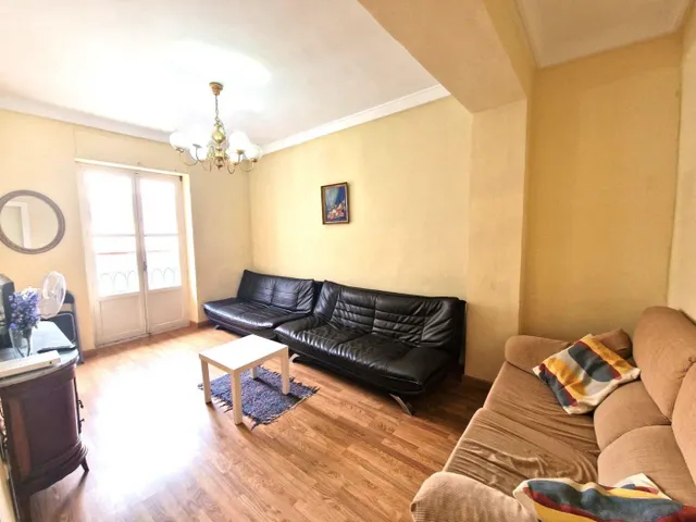 Exclusividad y amplitud en pleno centro — 12