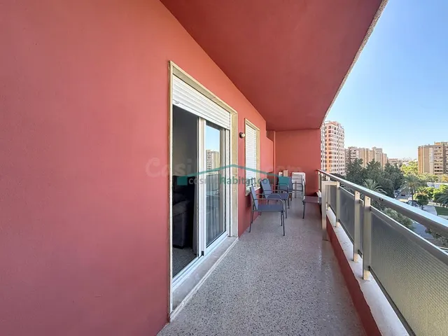 Piso reformado con terraza en alquiler en la zona de Avenida de Cataluña, Valencia — 5