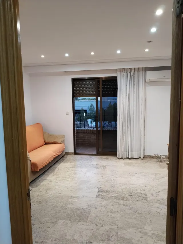 SE ALQUILA PISO MUY GRANDE PARA ESTUDIANTES UNIVERSITARIOS, EN LA ZONA DE MASIAS, DE MONCADA — 6