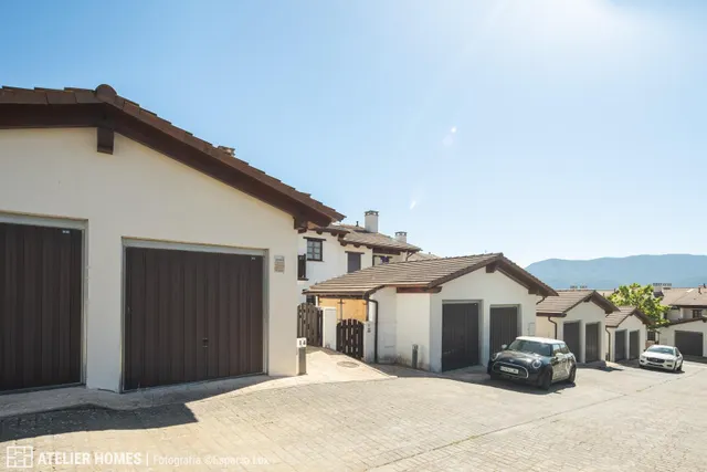 Chalet adosado con jardín y porche acristalado en Urbanización Lomas de Badaguás — 36