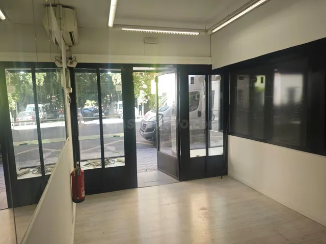 Local comercial 32m² en venta - Imperial - foto 2