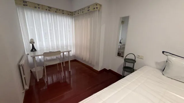 Maravillosa habitación de alquiler en pleno centro de Ourense – zona valle-inclán — 13