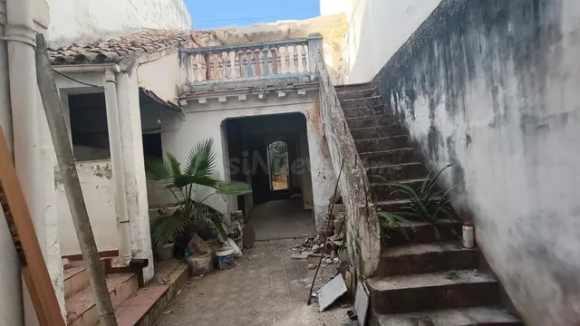 Amplia Casa en Cabra: Oportunidad de Reforma Integral por so