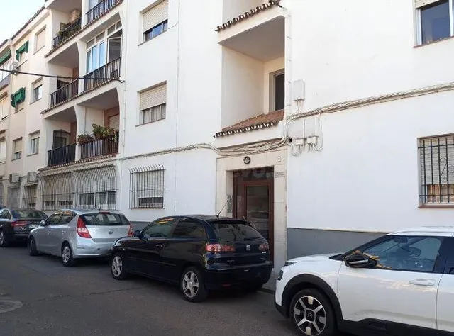 SE VENDE piso OKUPA en C Miguel Antolin 9 de Almendralejo - foto 2