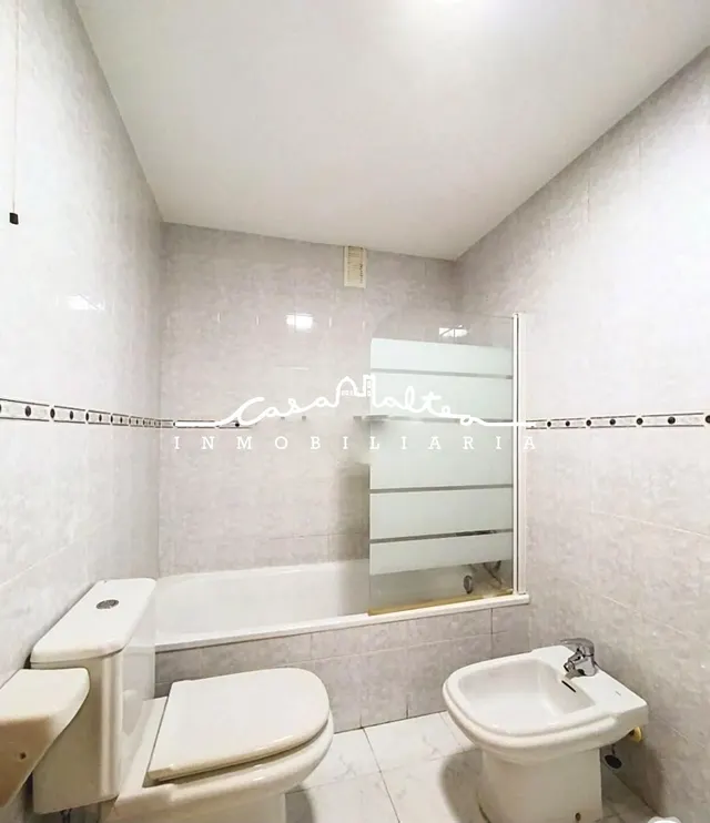 Apartamento de 2 dormitorios con terraza y piscina en el centro de El Albir — 6
