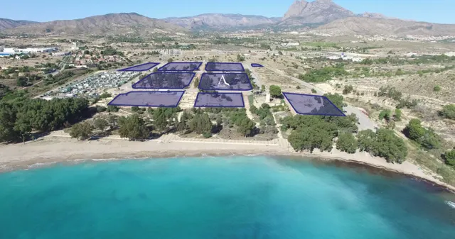Nueva urbanización a 100 metros del mar. — 13